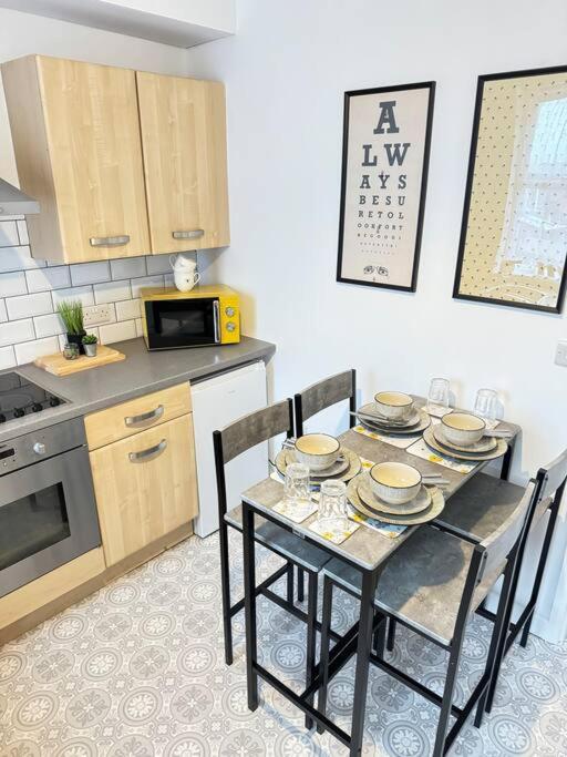 Cosy Home In Barnsley Centre Bagian luar foto