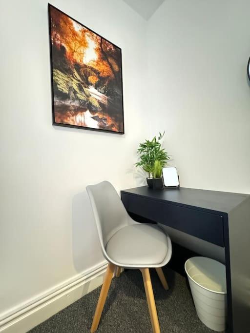 Cosy Home In Barnsley Centre Bagian luar foto