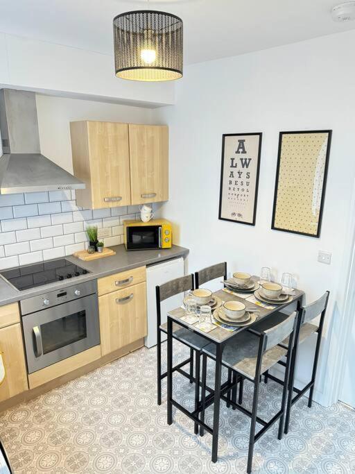 Cosy Home In Barnsley Centre Bagian luar foto