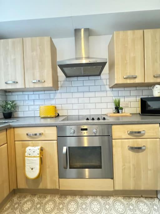 Cosy Home In Barnsley Centre Bagian luar foto