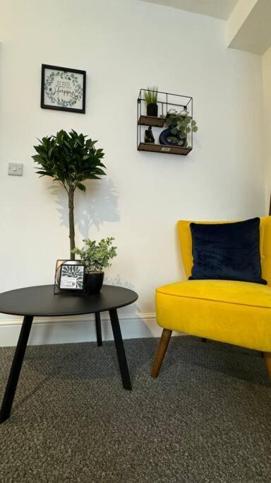 Cosy Home In Barnsley Centre Bagian luar foto